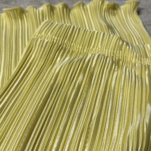 New 2-Piece Tube Top & Skirt Set - Picture 9 of 10